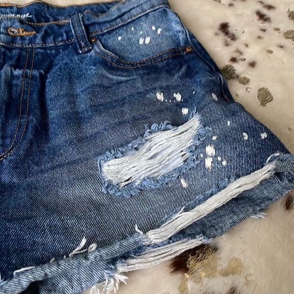 Distressed Denim Shorts - Picture 3 of 10